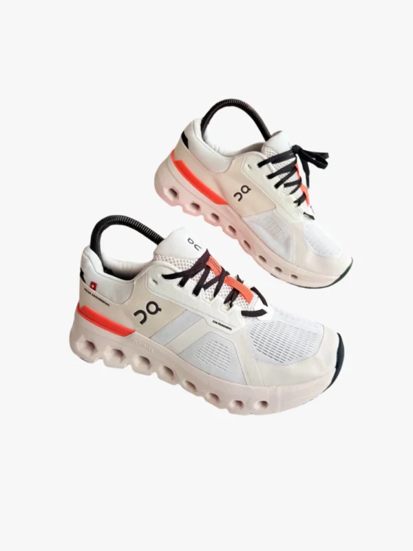 Zapatillas ON Cloudstratus 2 blanco y naranja – Hombre